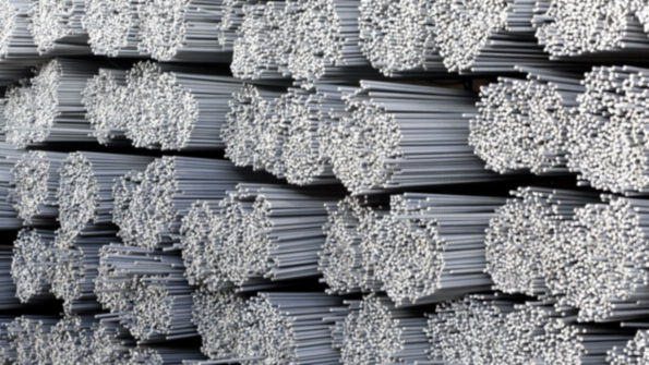 Service centersrsquo shipments of steel products increased more than 4 in both the US and Canadian markets during August but the Metal Service Center Institute noted that the yearonyear delivery volumes are less encouraging