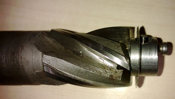 A close view of a cutter with the chiplocking arrangement