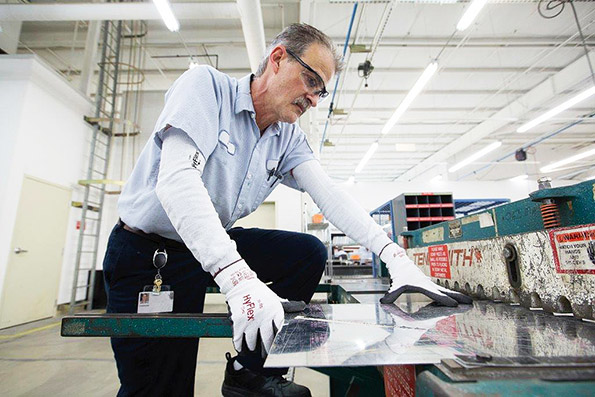 Of the 502800 nonfatal workplace injuries in the manufacturing sector in 2013 nearly 30 occurred in primary metal fabricated metal products and machinery manufacturing operations In the most demanding industrial environments the need to improve manual cut protection dexterity and comfort is as important as ever