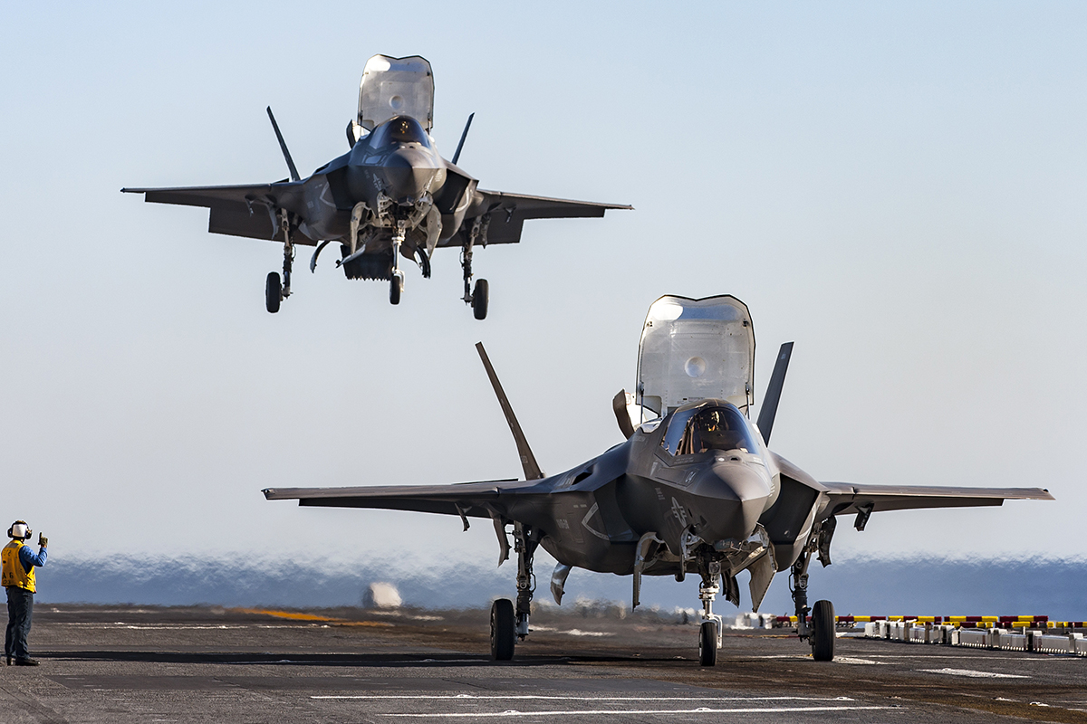 F-35B landing, USS America
