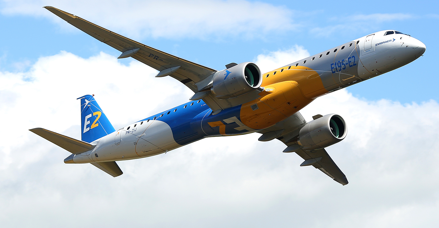 Embraer E195-E2 aircraft powered by a P&W geared turbofan engine.