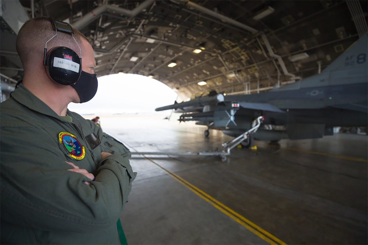 Refueling of an F-16C Fighting Falcon aircraft during a refueling training course at Misawa Air Base, Japan, Nov. 9, 2020.