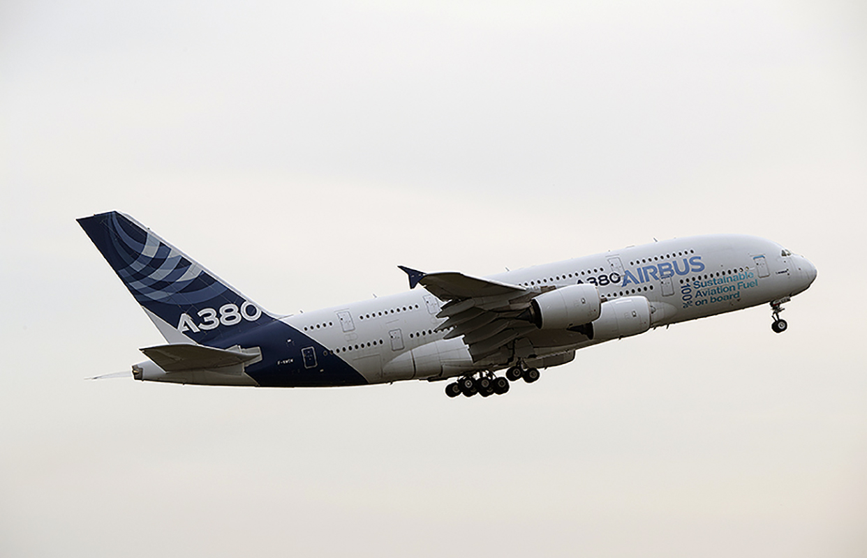 Airbus A380 test flight with Sustainable Aviation Fuel, March 25 2022.