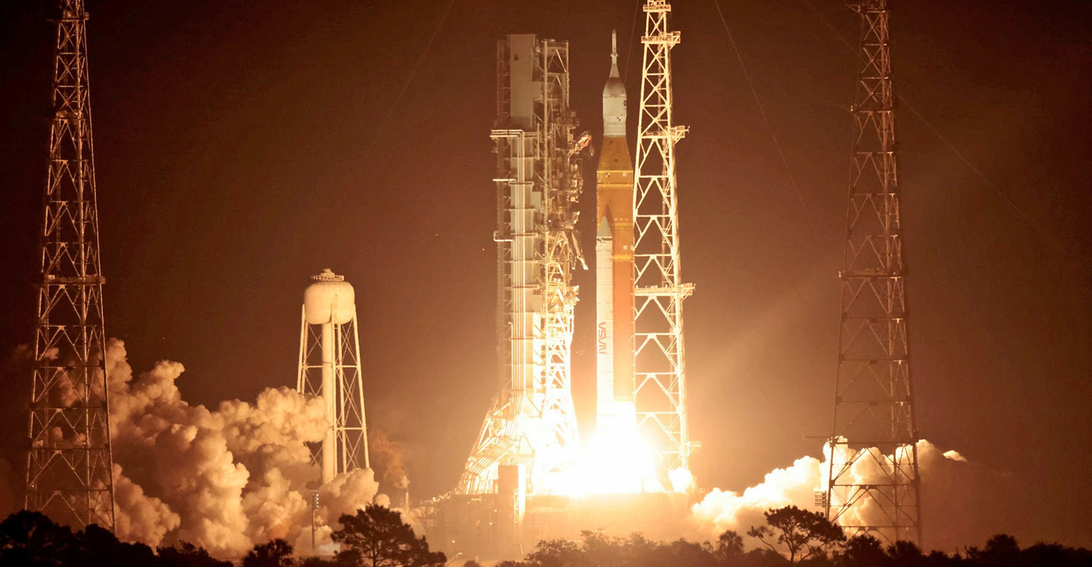 NASA Space Launch System takeoff, November 16, 2022.