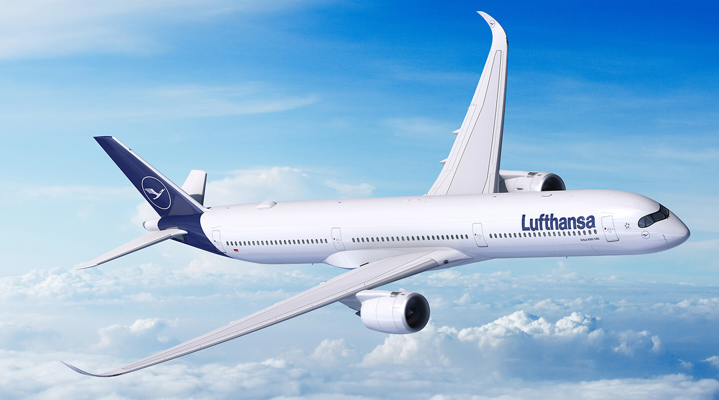 Airbus A350-1000 in Lufthansa livery.