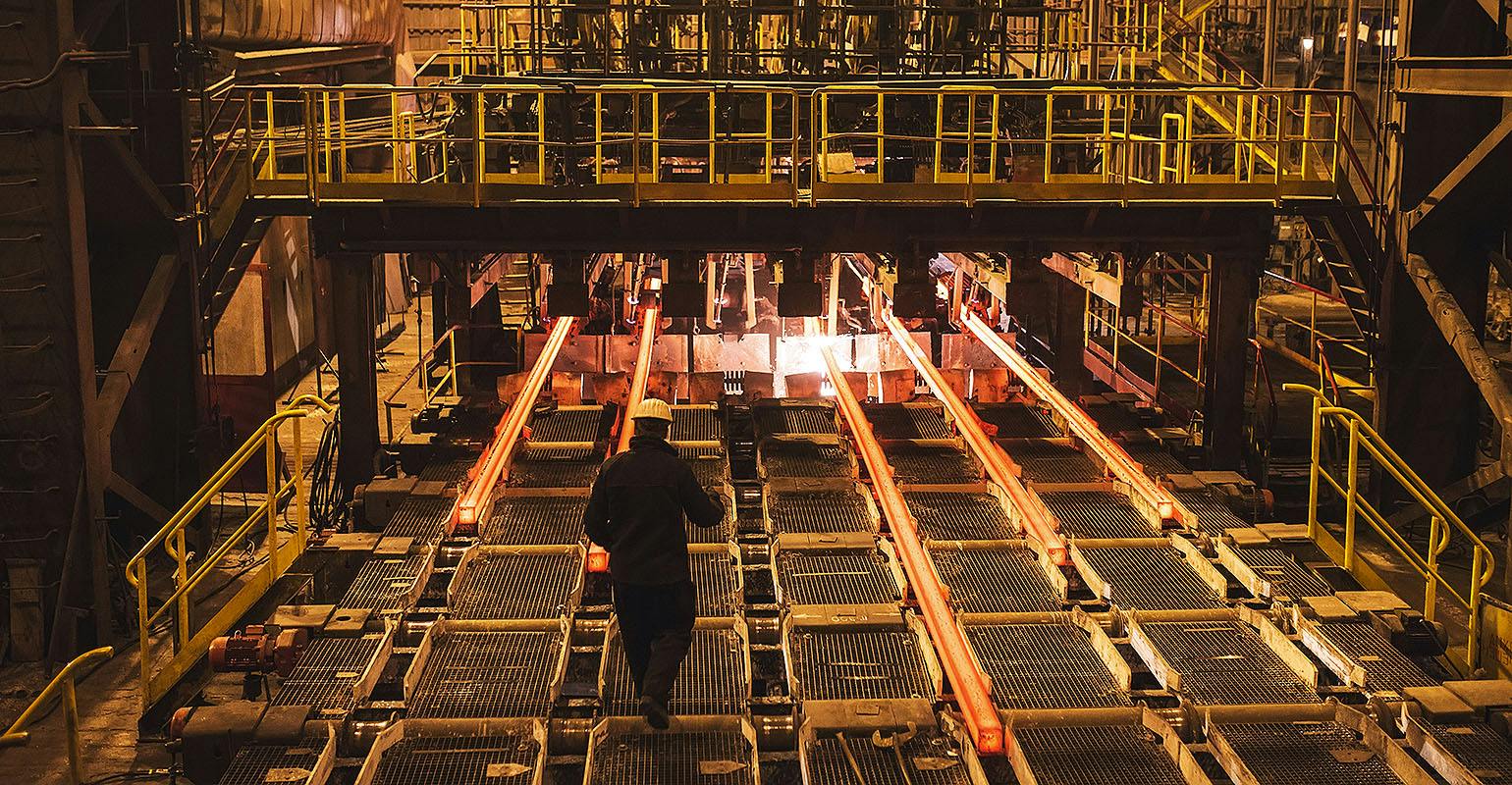 Hot steel billet/bloom casting.