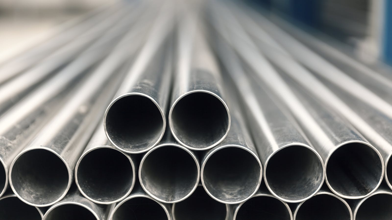 steelpipes103673211srki66dreamstime