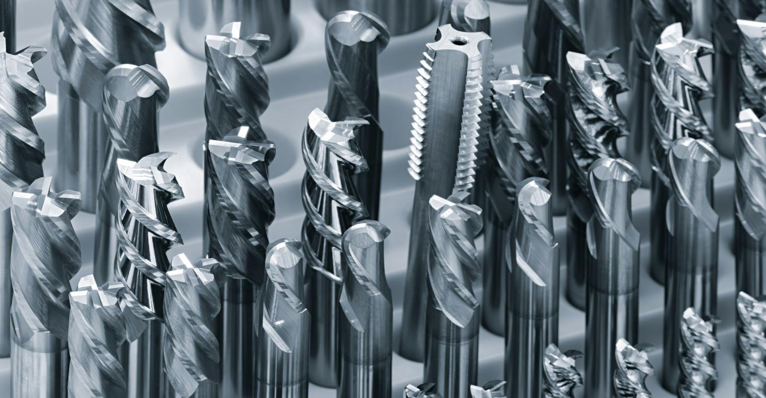 Various drilling, milling cutters.
